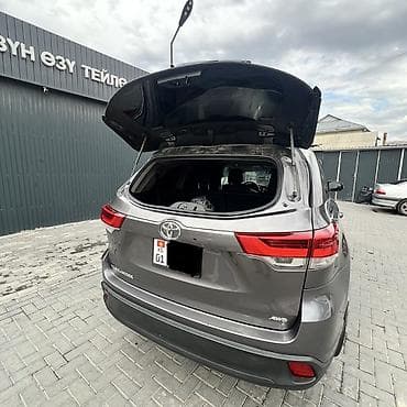 Toyota Highlander: 2018 г., 3.5 л, Автомат, Бензин, Кроссовер — 8