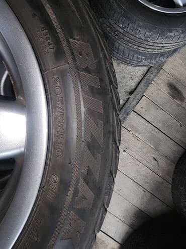 новые зимние шины: Продаётся 
шины 
205/55/16 
зимний резины
привозные из Германии — 1