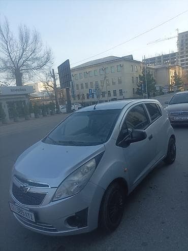 chevrolet comaro: Chevrolet Spark: 2011 г., 1 л, Ручные, Бензин, Хэтчбэк — 3