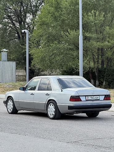 мигалки на машину: Mercedes-Benz W124: 1993 г., 3.2 л, Автомат, Бензин, Седан — 2