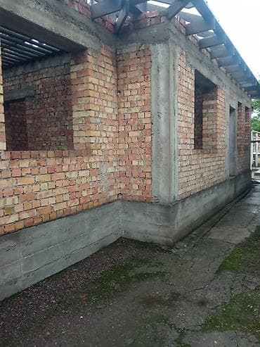 Продажа домов: Недостроенный кирпичный дом с участком - Материал стен: полнотелый — 5