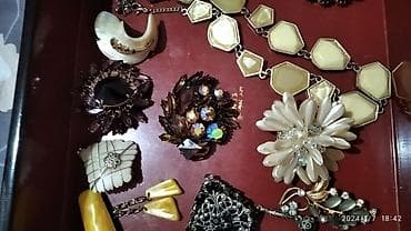 Личные вещи: Винтажные украшения броши, запонки подвеска бусы,бусы из стекляруса — 9