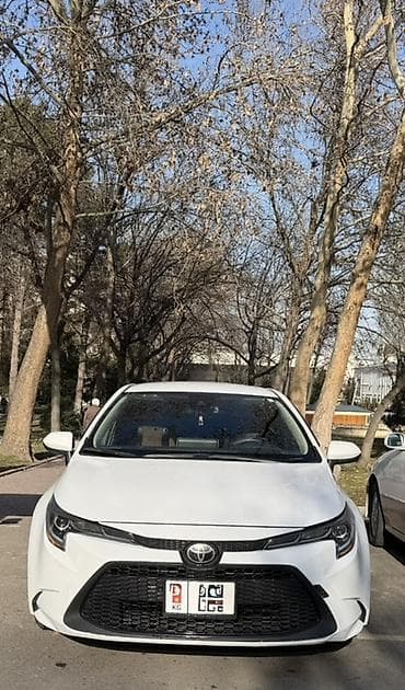 Toyota Corolla: 2020 г., Гибрид, Седан