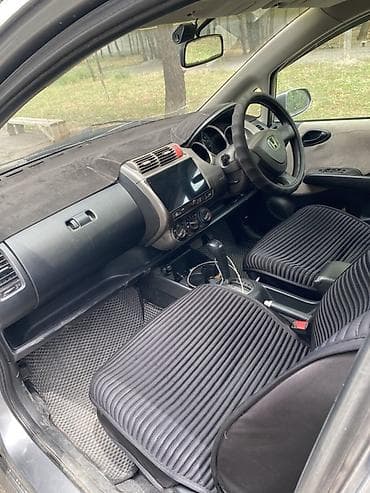 р 14 4 100 54 1: Honda Fit: 2004 г., 1.3 л, Автомат, Хэтчбэк — 5