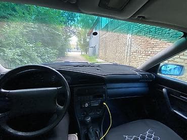 аудио техника: Audi 100: 1991 г., 2 л, Механика, Бензин — 6