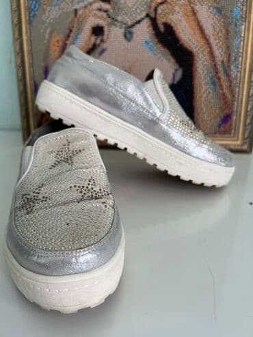 испанская детская обувь: Слипоны туфли турецкие. 
36 размер. Ортопеды. Состояние отличное — 2