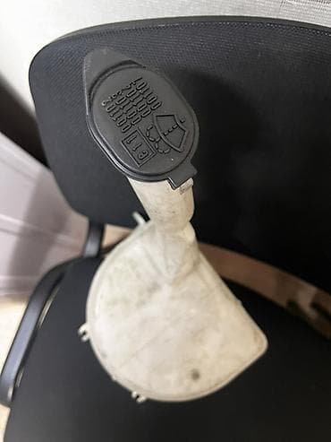 ist: Бачок Toyota — 3