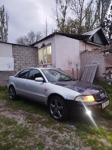 салон е46: Audi A4: 1996 г., 1.8 л, Кол менен иштөөчү, Бензин, Седан — 4