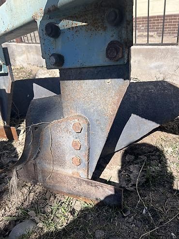 абаротный плуг: Навесной трехкорпусный плуг для трактора - Тип: оборотный/корпусный — 6