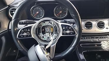 Руль mercedes w213 2020 год 
Без аирбага — 1