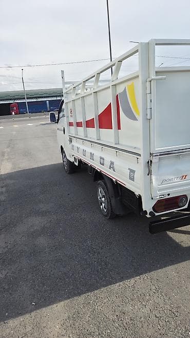 срочно продаю нужны деньги: Hyundai Porter: 2017 г., 2.5 л, Автомат, Дизель, Универсал — 3