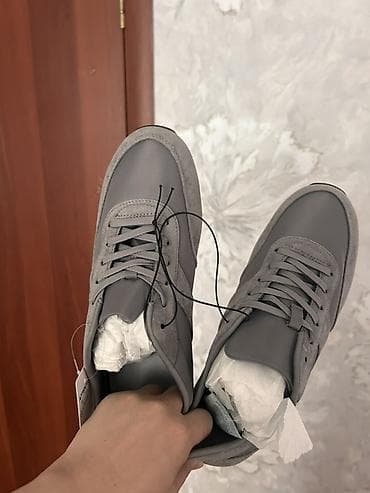 обувь футбол: Мужские кроссовки, 41, 41.5, Uniqlo, Новый, цвет - Серый — 1