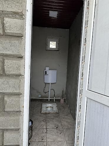 алтын казык ж м: 2 комнатная квартира Внутри есть : вода газ. Туалет душ с наружи — 5