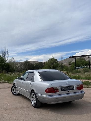 70 сом: Mercedes-Benz E-Class: 1997 г., 2.4 л, Кол менен иштөөчү, Бензин, Седан — 3