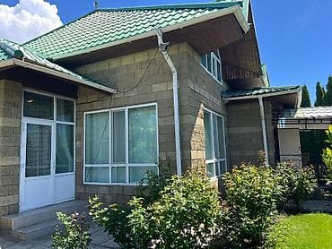 дома клееный брус: Дом с благоустроенным участком и навесом у входа. - Архитектура — 2