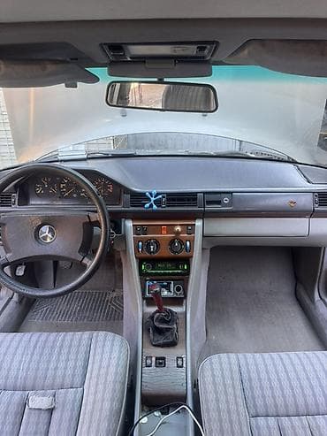 машина сена: Mercedes-Benz E-Class: 1990 г., 2.3 л, Механика, Бензин, Седан — 4