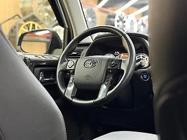 tayota 4 runner: Toyota 4Runner: 2024 г., 4 л, Типтроник, Бензин, Внедорожник — 10