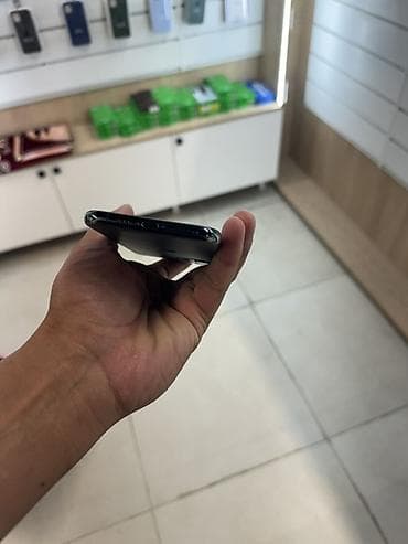 iphone se2020: IPhone 11 Pro, Matte Midnight Green — 5