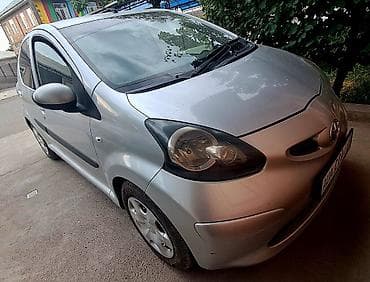 Toyota Aygo: 2006 г., 1 л, Механика, Бензин, Хэтчбэк