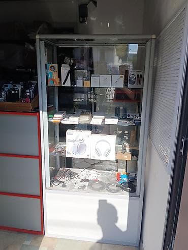 ремонт витрин: Витрина Для телефонов и их аксессуаров, С подсветкой, 200 см * 100 см * 35 см, Б/у — 1