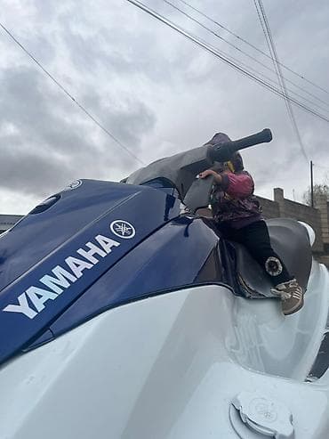 генератор на выезд: Гидроцикл Yamaha (водный мотоцикл) Скутер сатылат абалы жакшы даяр — 1