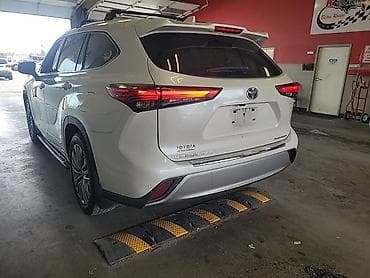 Унаа сатуу: Toyota Highlander: 2021 г., 2.5 л, Автомат, Бензин, Жол тандабас — 2
