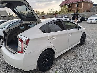prius 2006: Toyota Prius: 2015 г., 1.8 л, Вариатор, Гибрид, Хэтчбэк — 3