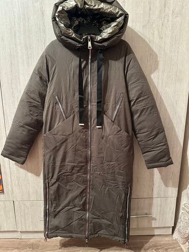 Пуховик Размер 42-44 Состояние 99 из 100 Не хватает одного зубчика на