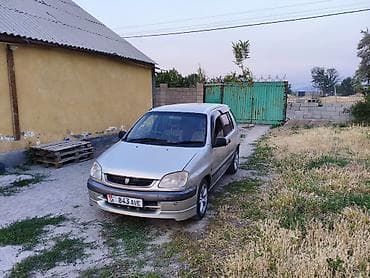 2 4 д: Toyota Raum: 1997 г., 1.5 л, Автомат, Бензин, Лифтбек — 3