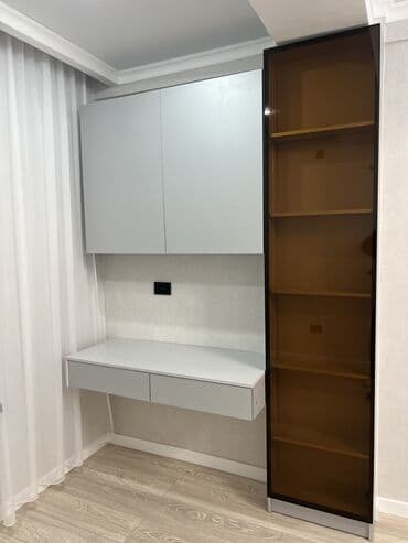 кухонный навесной шкаф: Кухонный гарнитур в современном стиле - Линейная компоновка с высоким — 6