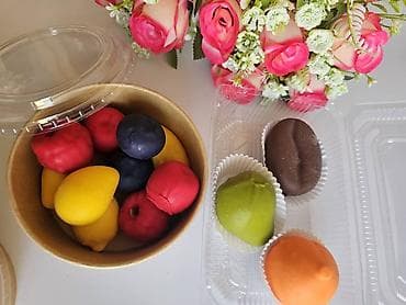 Продукты питания: SOLIELLA — десерты и торты Корпусные десерты: - Малина — 250 сом - — 3