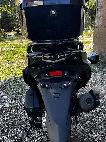 скутер н макси: Макси-скутер 150 куб. см, Бензин, Б/у — 3