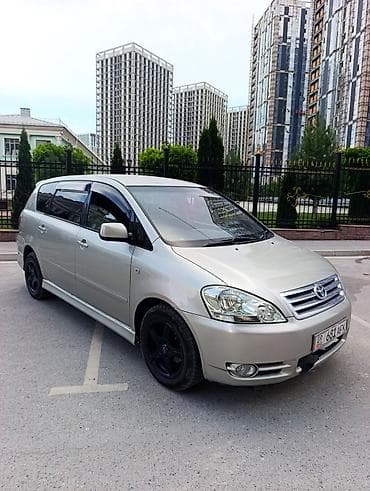 golf 2: Toyota Ipsum: 2002 г., 2.4 л, Автомат, Бензин, Минивэн — 2