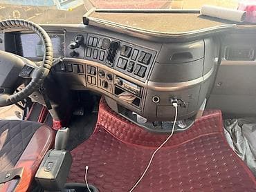 кобит: Тягач, Volvo, 2007 г., Тентованный — 8