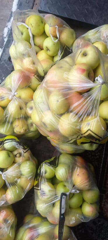 цветы на ошском рынке: Яблоки — 1