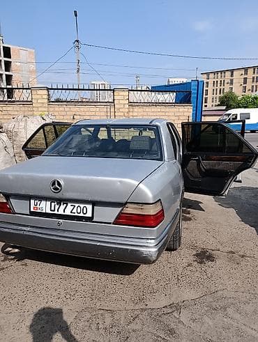 колонки для: Mercedes-Benz W124: 1992 г., Автомат, Бензин, Седан — 4