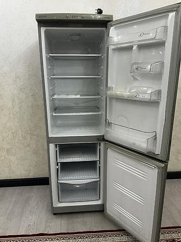 enter kg: Холодильник Samsung, Б/у, Двухкамерный — 2