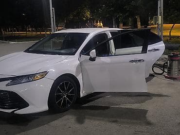 Toyota Camry: 2018 г., Автомат, Бензин, Седан — 1