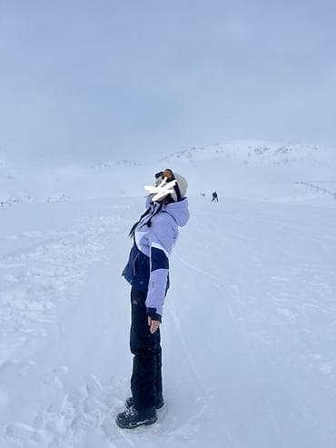 толстовка на молнии: Женский горнолыжный комплект: куртка и брюки. Одевала 1 раз Размер ML — 2