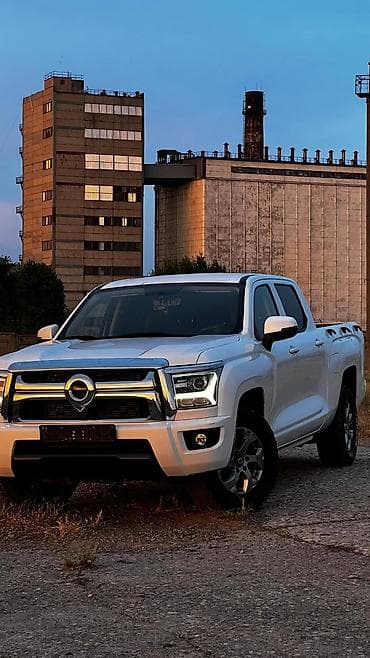 Продажа авто: Пикап двойная кабина, белый цвет. Просторный 5-местный салон — 5