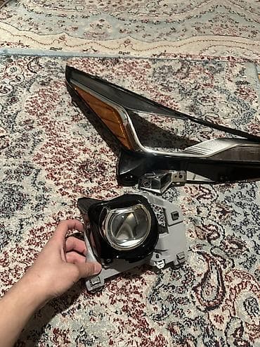 Передняя правая фара Toyota Б/у