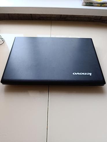 Ноутбук Lenovo, не запускается, в комплекте: 2 мыши, зарядка, сумка