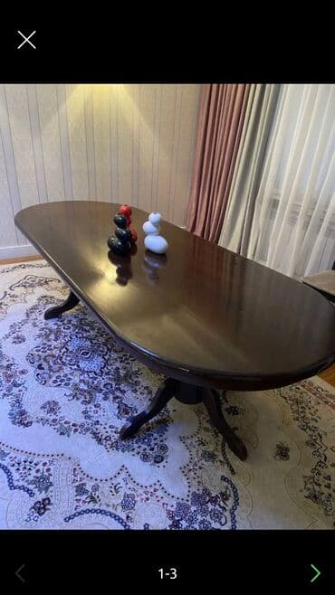 Продаю стол натуральный орех В хорошем состоянии Размер 2,5 1,10