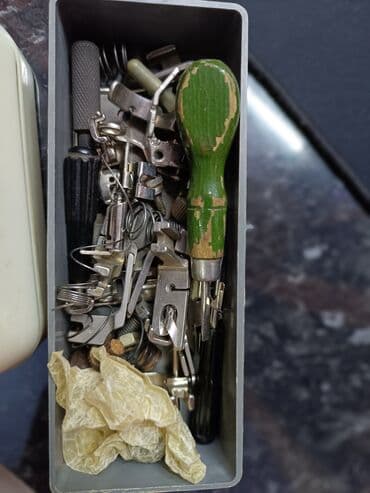 шиномонтажное оборудование для грузовых автомобилей бу: Набор шпулек и лапок для швейной машины. Цена за все что на фото — 3