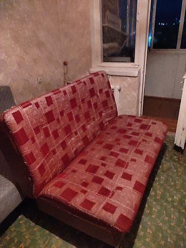 раскладные диваны: Диван-книжка, классическая модель с тремя посадочными секциями. Обивка — 2