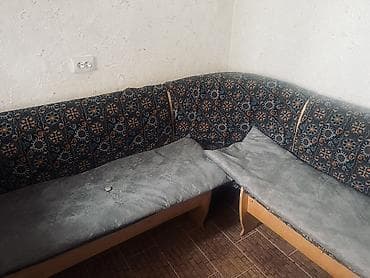 Угловой кухонный диван с раскладными сиденьями и мягкими спинками