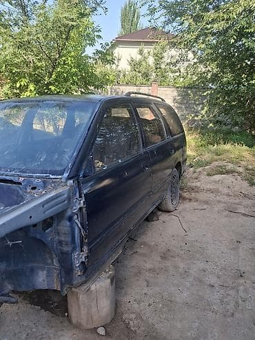жилет на девочку: Крышка багажника Nissan, 1993 г., Б/у, Оригинал — 10