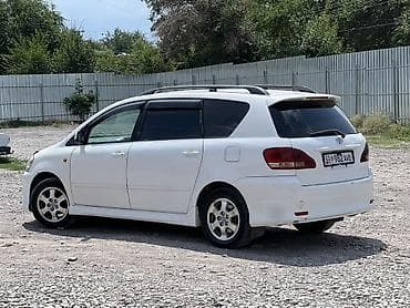 Toyota Ipsum: 2002 г., 2.4 л, Автомат, Бензин, Минивэн — 3