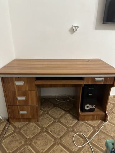 стеллаж ikea: Компьютерный стол, Б/у, С полками — 3