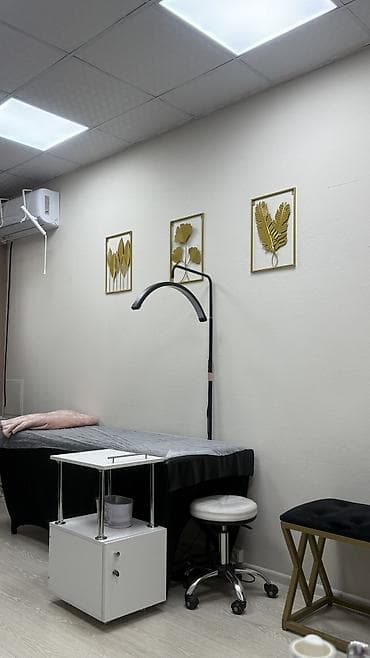 Сдаётся КУШЕТКА в аренду в действующем салоне ✨ 📍 Бизнес-центр — 3